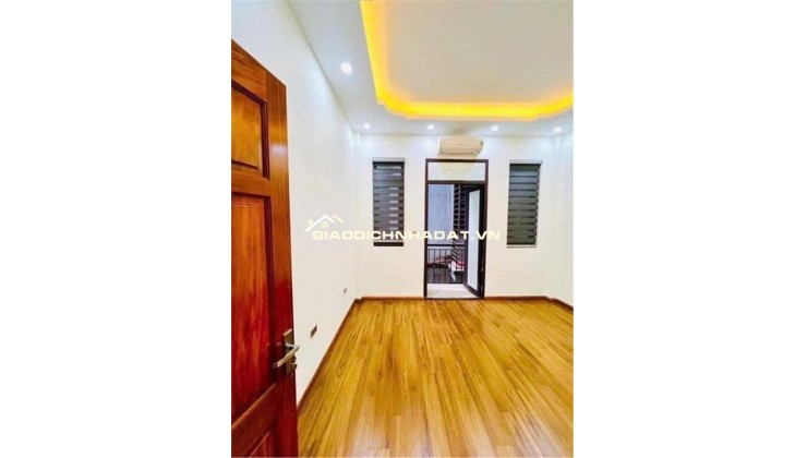 Pháo Đài Láng – Nhà đẹp 5 tầng, 45m², MT 4m, ngõ rộng, ô tô cách 40m. Giá: 11.9 tỷ